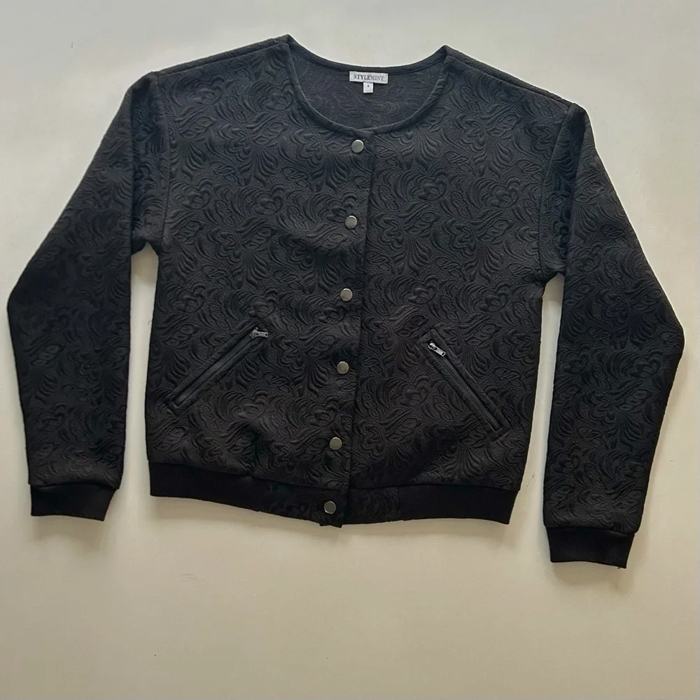 StyleMint Black Textured Floral Bomber Jacket Snap Front Round Neck Size S - Picture 2 of 9